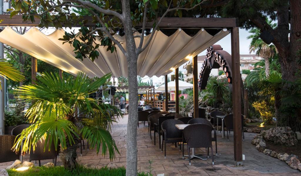 Hotel Indalo Park Santa Susanna Buitenkant foto