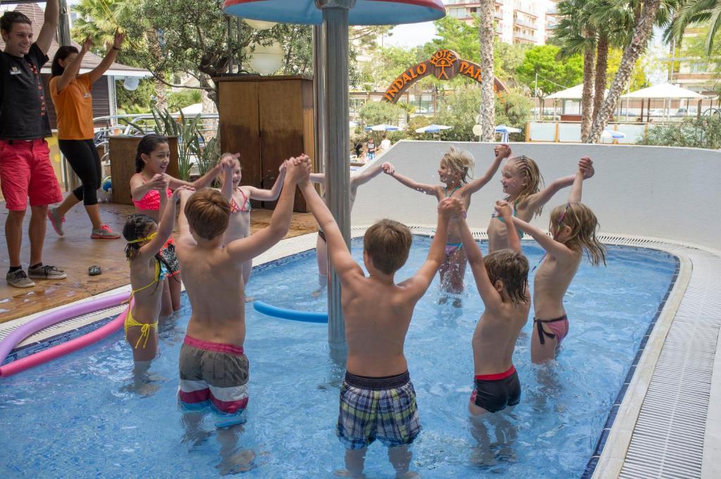 Hotel Indalo Park Santa Susanna Buitenkant foto
